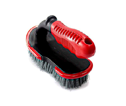 7011014   Cepillo con mango para llanta y alfombra (190mm)